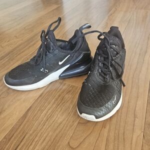 Boys Nike Air Max 270 size 4y